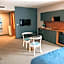 Roof 264 Hotel & Suites