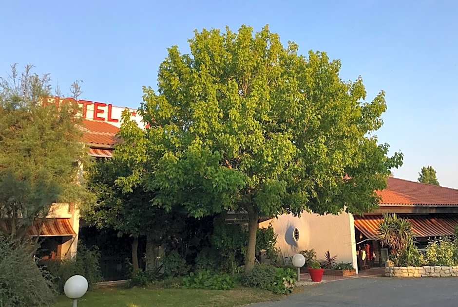 Hôtel-Restaurant La Belle Poule -