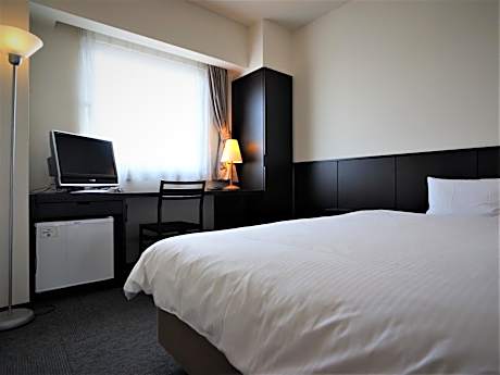 Double Room with Small Double Bed with Shower - Smoking