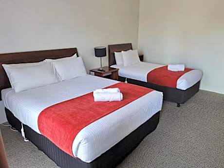 Queen & Single Twin Room