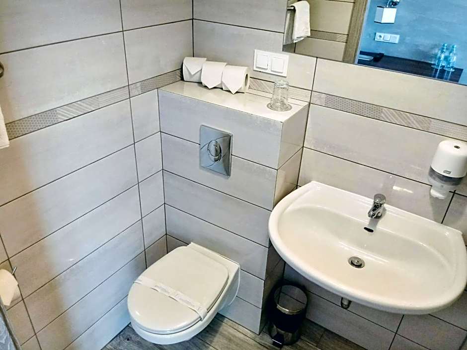 Hotel Miłosz Restauracja, Basen dla dzieci, Sala Zabaw, Siłownia