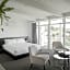 Hollywood Hills Hotel