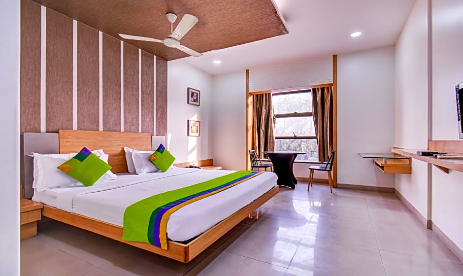 Treebo Admiral Suites New Usmanpura