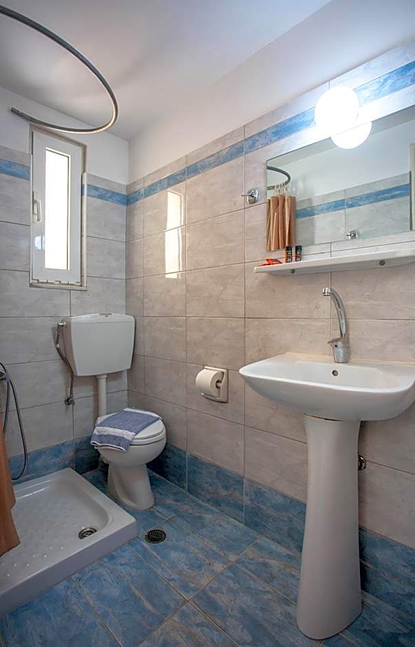 Lucia Hotel