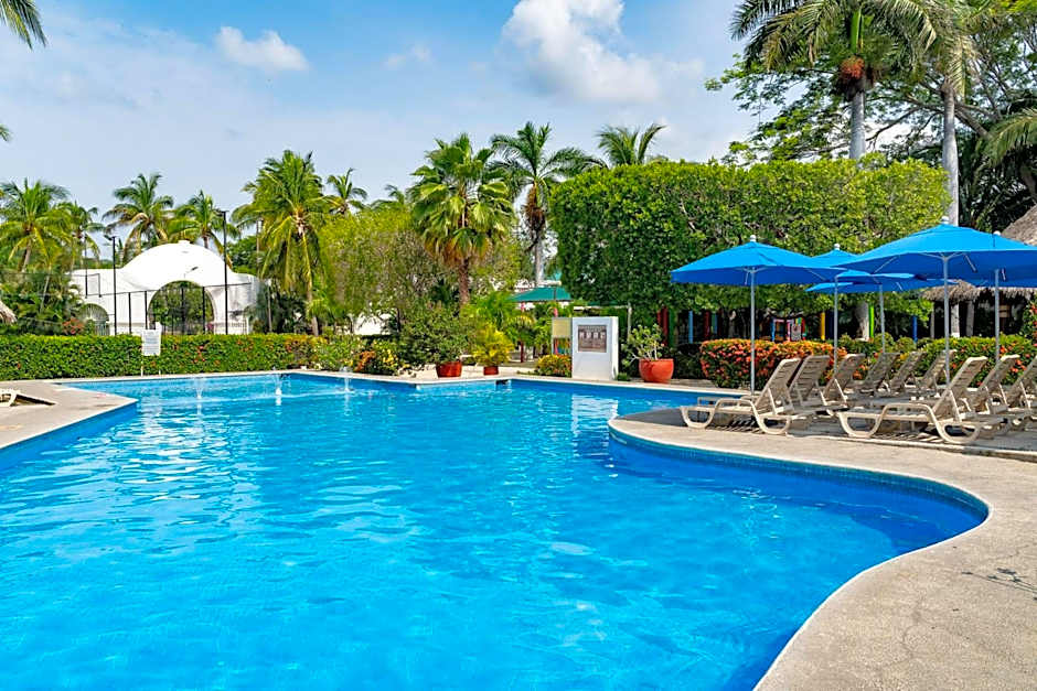 Hotel Castillo Huatulco & Beach Club