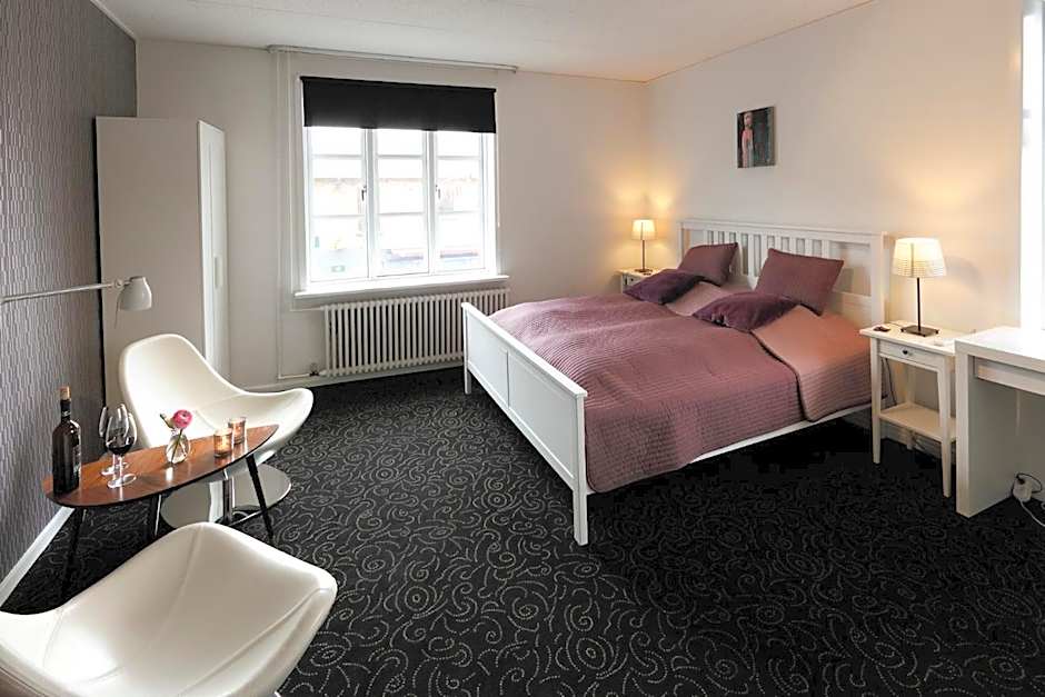 Zdjęcie 1 z 4 — 1 Double Bed or 2 Beds