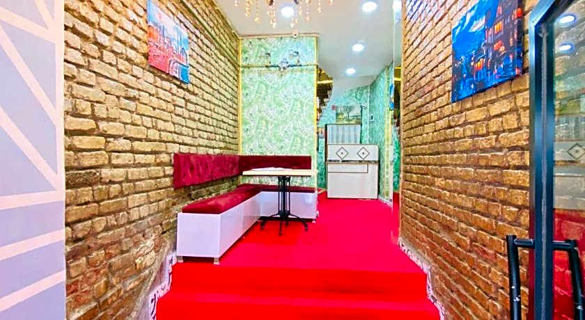 RENOVA OLD CiTY HOTEL