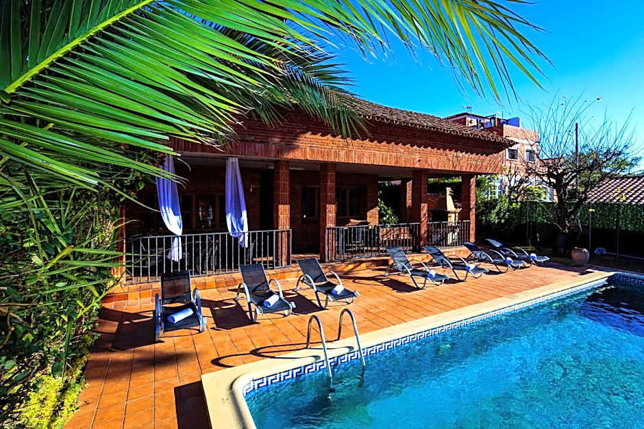 GERANIS VILLA ONLY FAMILIES Planet Costa Dorada