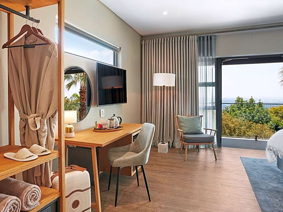 The Cliffside Boutique Getaway