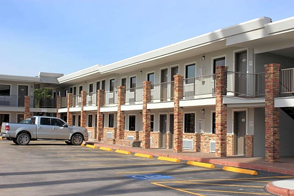 Studio 6 Houston, TX - East – Houston, TX