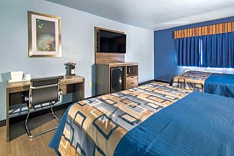 2 Queen Beds Smoking Accessible