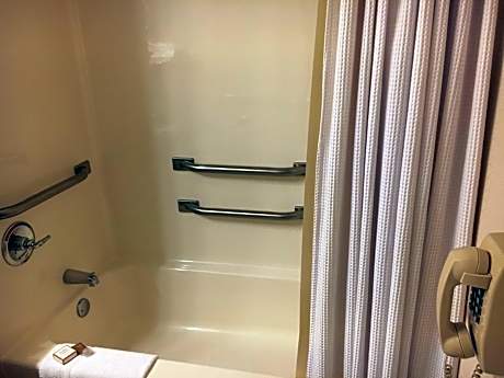Queen Room - Disability Access