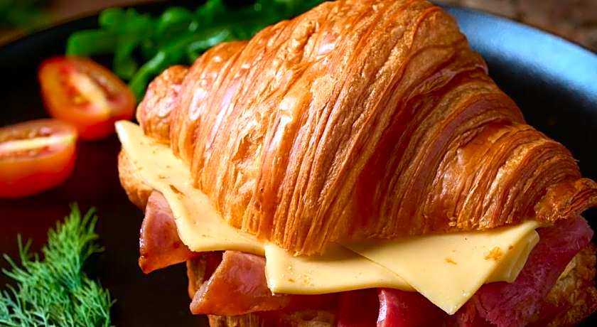 Kamala Havana Hotel And Cafe