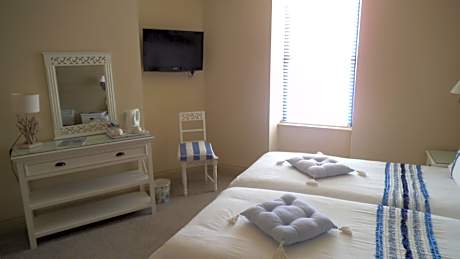 Double or Twin Room with Sea View