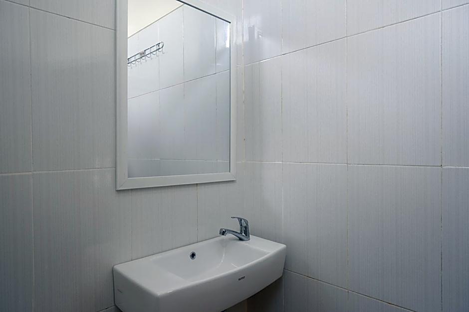 RedDoorz Syariah near RS Soeradji Pemuda Klaten