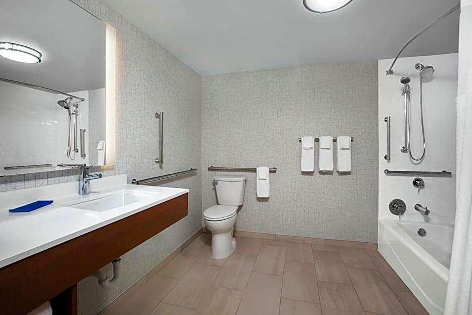 Holiday Inn Express Charleston-Civic Center By IHG