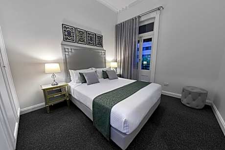 Adelaide Mansions Serviced Apartments