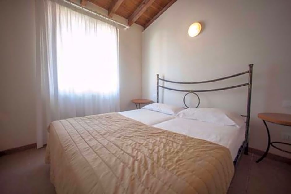 The Garda Village - Near Spiaggia Brema