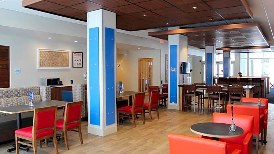 Holiday Inn Express Amherst - Lockport by IHG