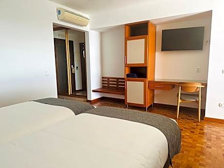 Studio with Balcony and Sea View