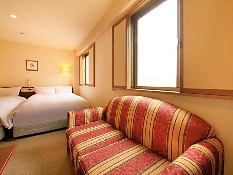 Deluxe Twin Room - Smoking - Extra Bed Provided for Fifth Adult