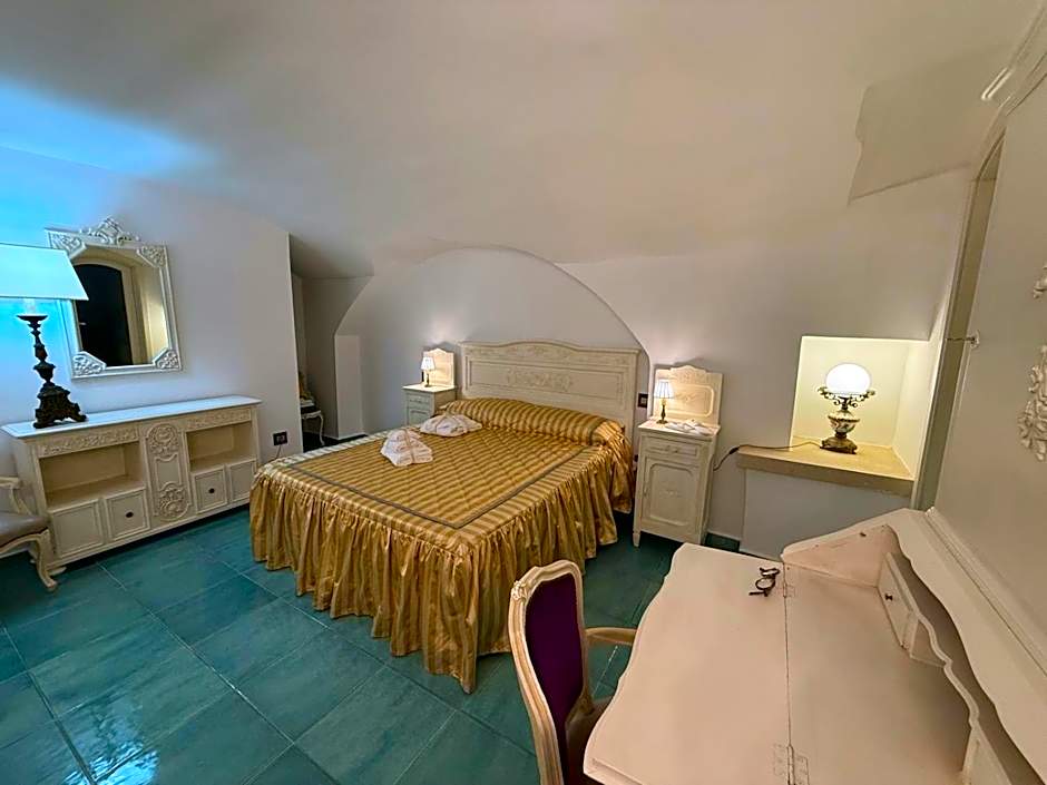 The Crown Palace - Gallipoli