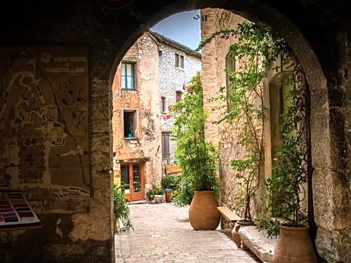 Auberge De Tourrettes