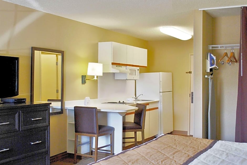 Extended Stay America Suites - Kansas City - Country Club Plaza