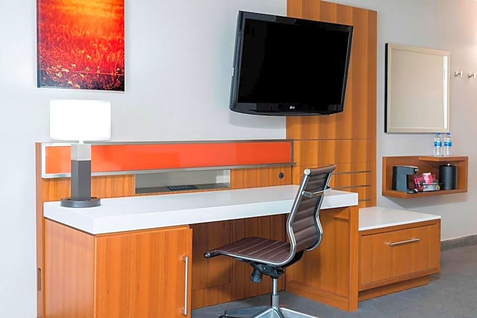 Sonesta Hotel Grand Rapids Airport