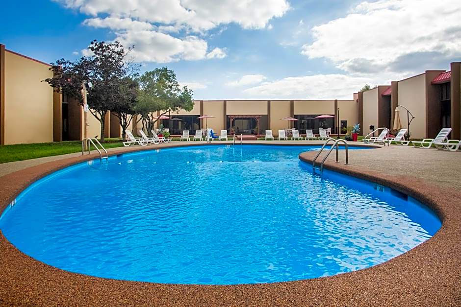 Ramada by Wyndham Statesville