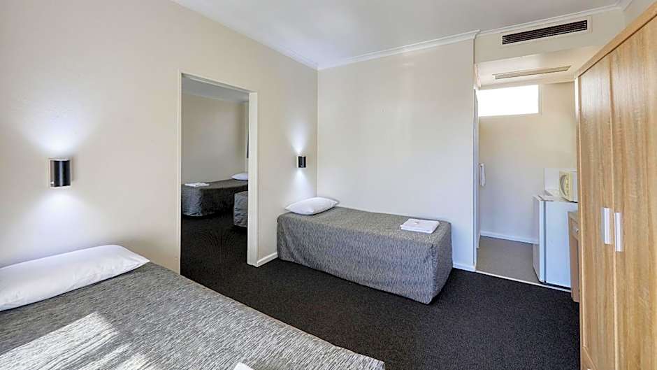 Coachman Hotel Motel