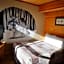 Overlook Inn & Cabins