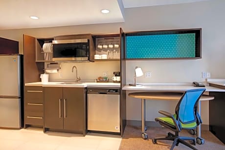 1 King Bed Studio Suite Nonsmoking
