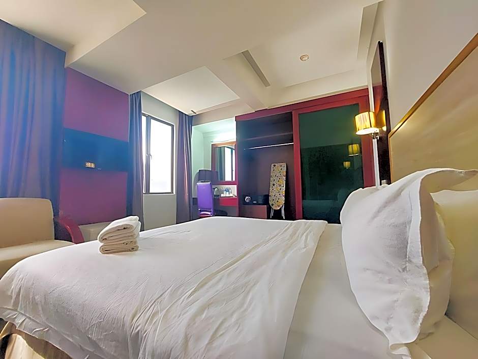 Celyn Hotel