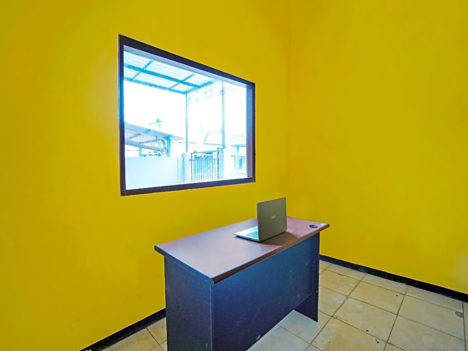 OYO Life 91869 Insan Mulia Kost Syariah