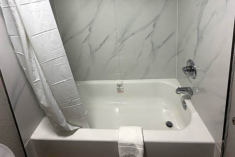 Super 8 by Wyndham Birmingham Downtown