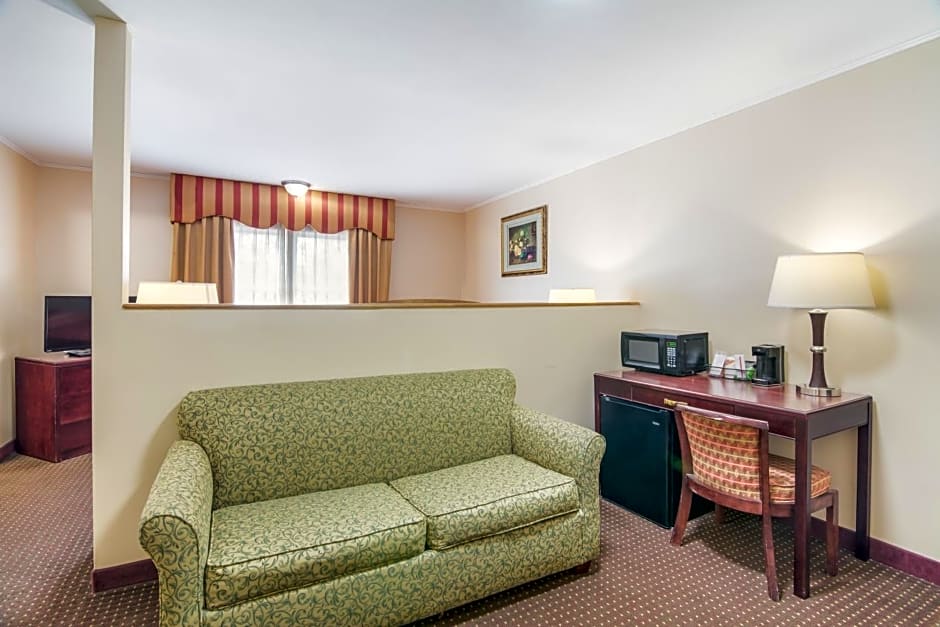Rodeway Inn & Suites Weedsport NY