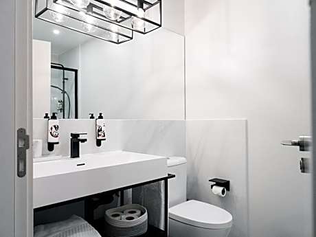 Double Room, Private Bathroom (2 Twin Beds)