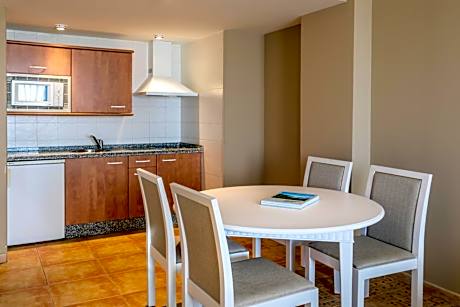 One-Bedroom Deluxe Apartment