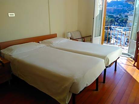 Double or Twin Room with Sea View and Private External Bathroom