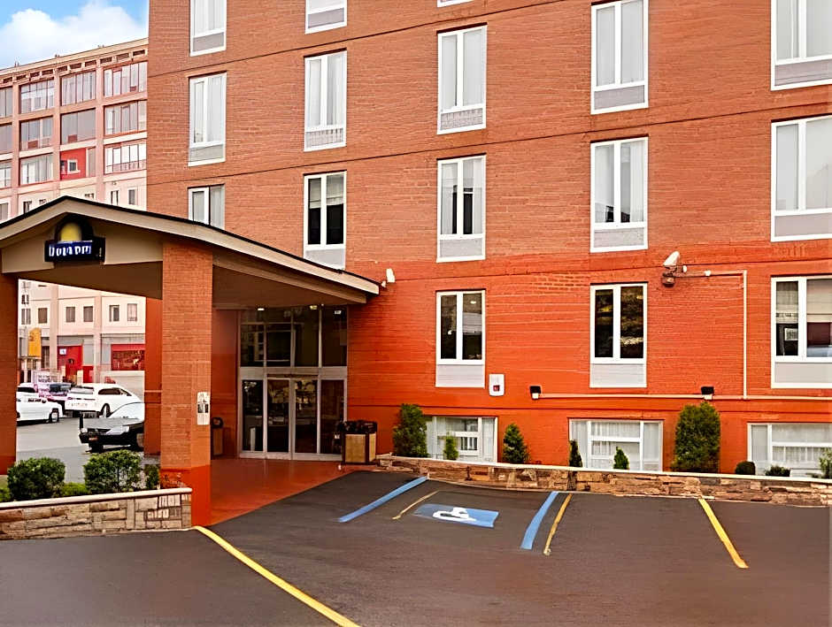 Days Inn Long Island City – New York, NY