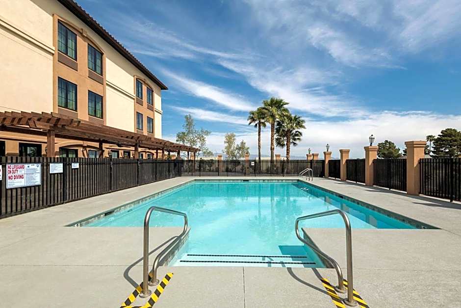 La Quinta Inn & Suites by Wyndham Las Vegas Airport South