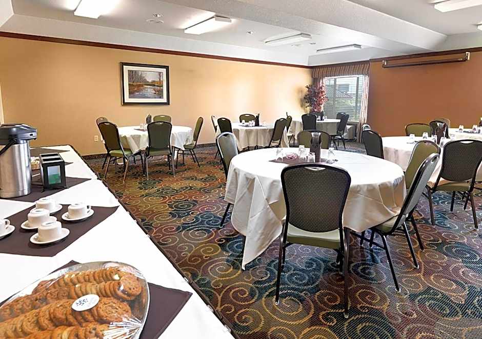 Crystal Inn Hotel & Suites - Salt Lake City