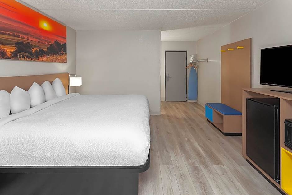 Days Inn by Wyndham Mason City