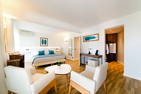 Deluxe Double Room with City View