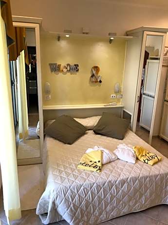 Double Room with Balcony and Sea View