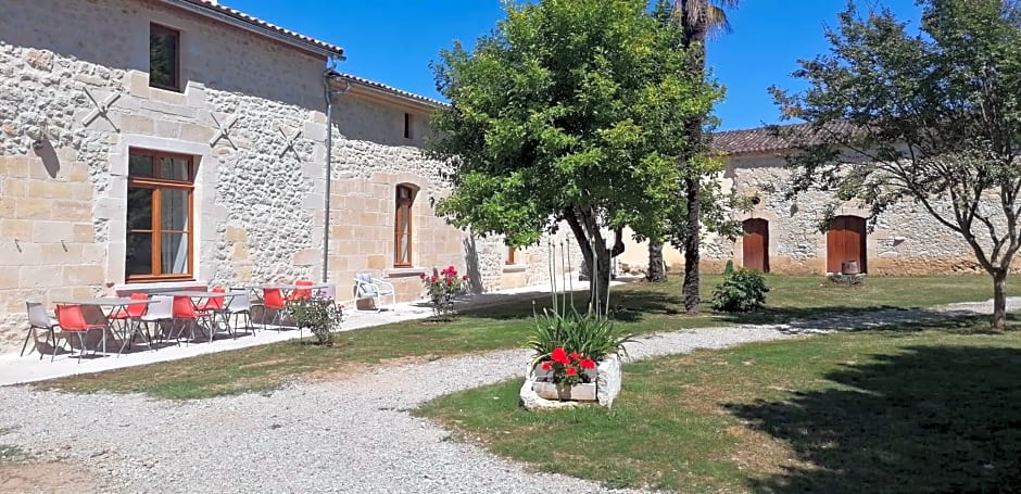 Domaine de Gaïa, Piscine, Pétanque, Ping Pong, proche Saint-Emilion