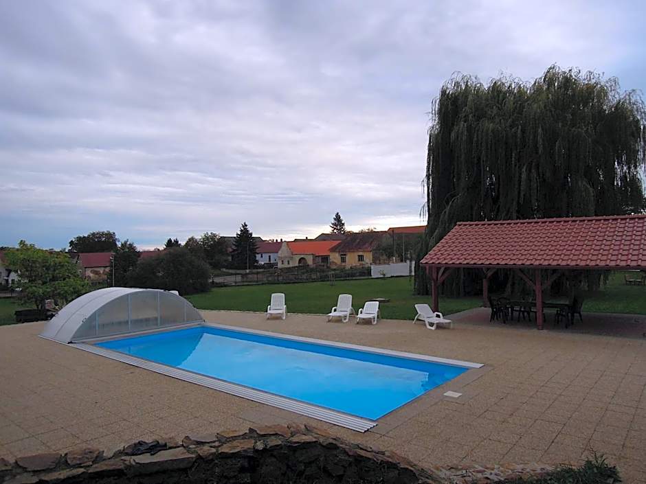 Penzion Zámek Drahonice