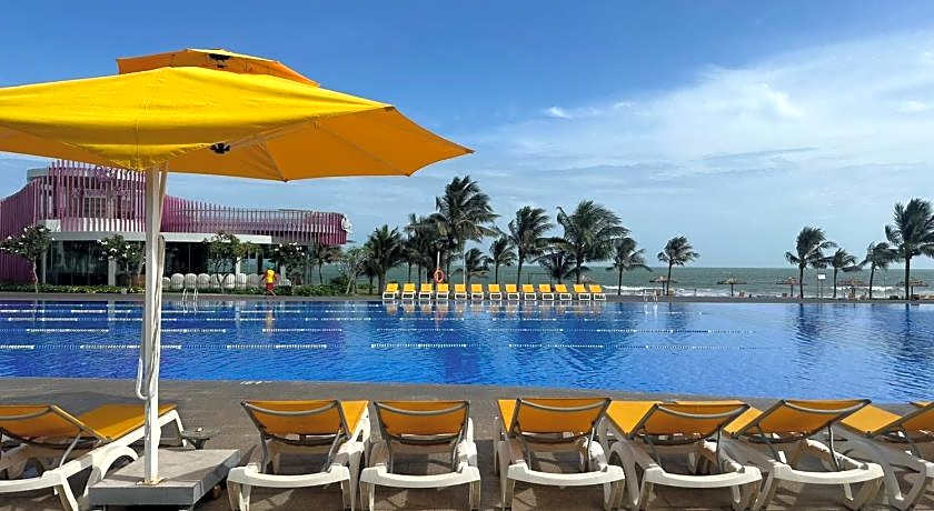 Oceanami Villas & Beach Club - by Thang Long Group