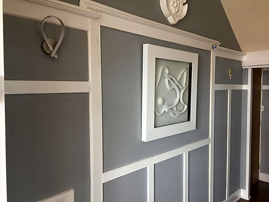 The Fossil Tree Hotel